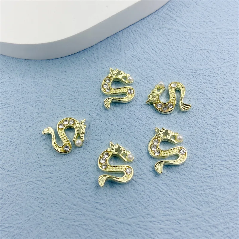 10Pcs Dragon Nail Charm oro argento perla lega unghie decorazione strass accessori gioielli diamante 2024 parti Manicure