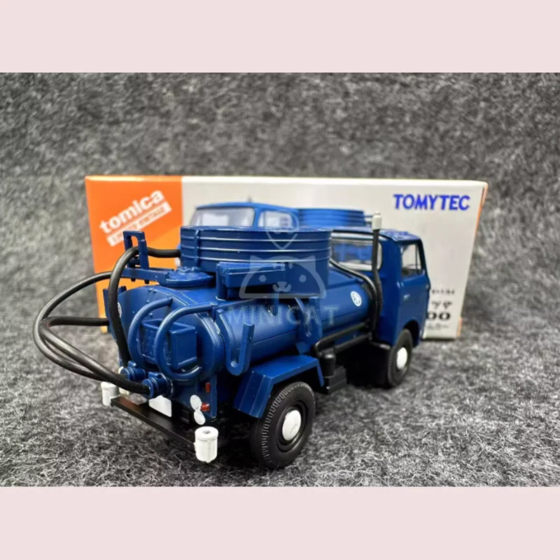 

Модель автомобиля TOMY TLV в масштабе 1:64 из сплава, модель TLV-211a E2000 с выхлопной системой.