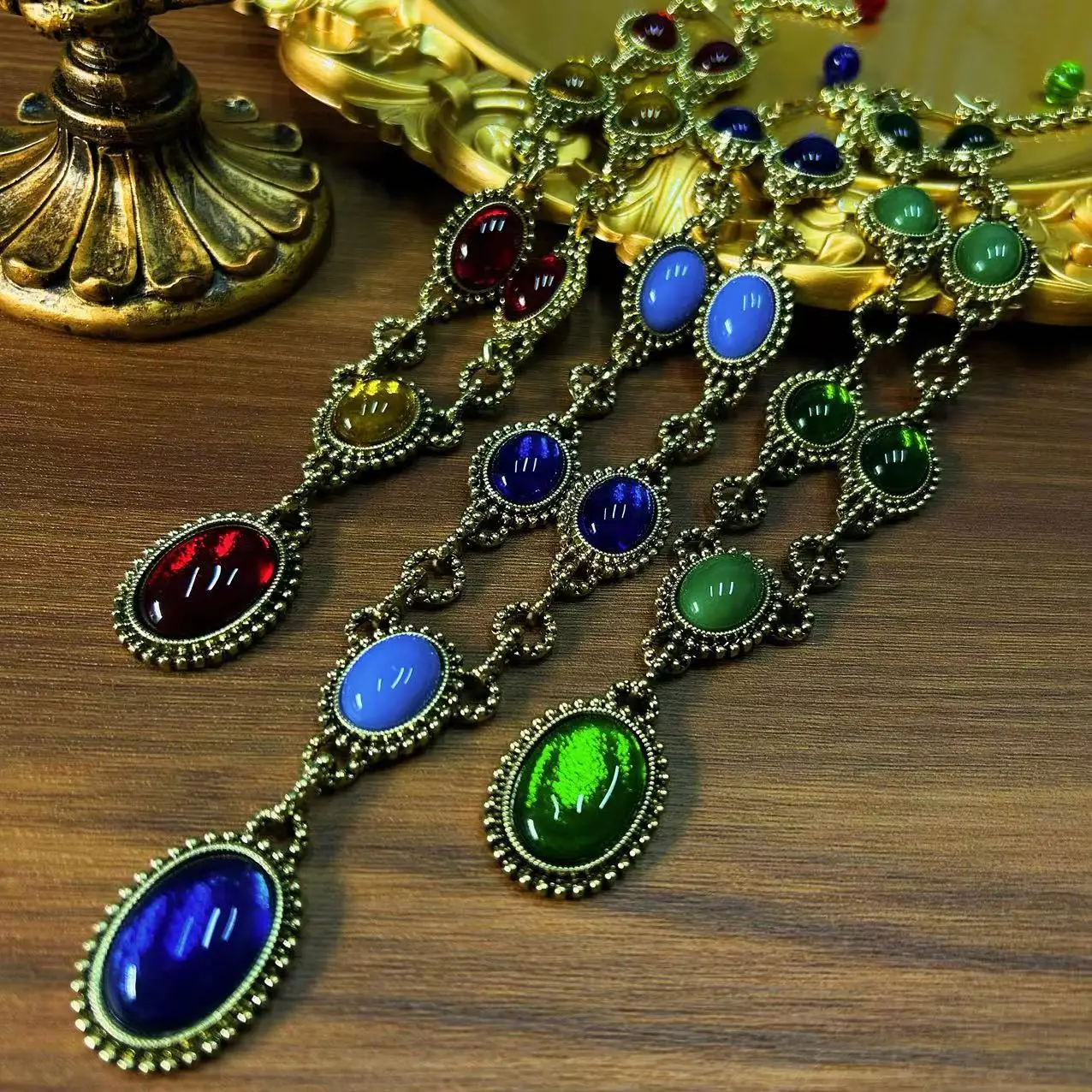 

Vintage exaggerated glass necklace