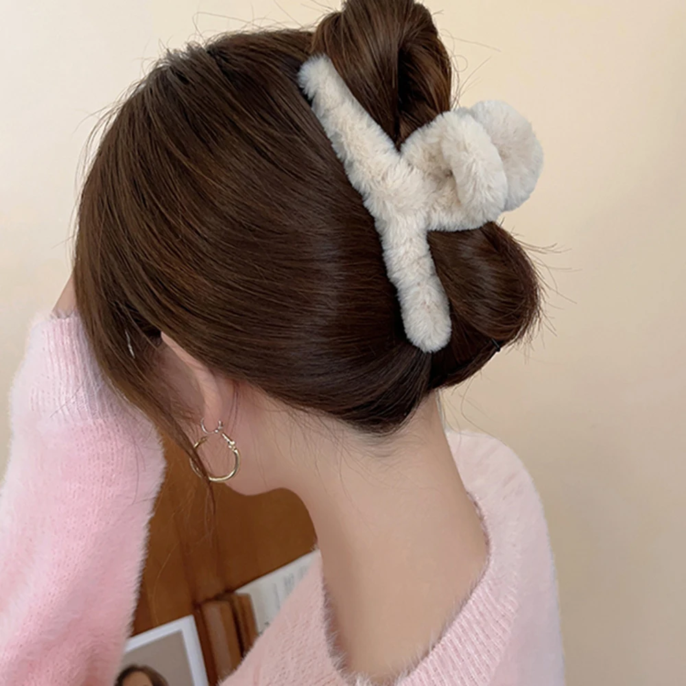 New Plush Cotton Hair Claw For Women Temperament Ponytail Shark Clips Hair Clip Hairpin Fashion Girls Korean Hair Accessories