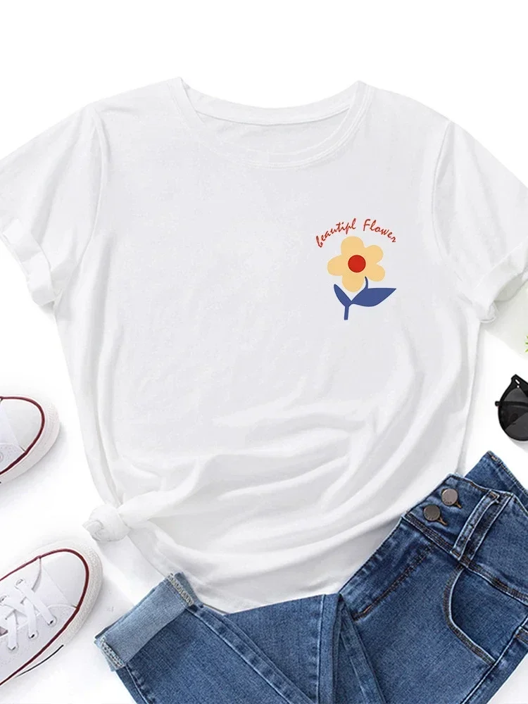 Little Beautiful Flower on Chest Print Women T Shirt Short Sleeve O Neck Loose Tshirt Ladies Tee Shirt Tops Camisetas Mujer 2024