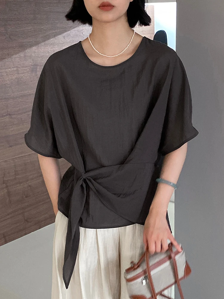 [LANMREM] Bandage Gathered Waist Short Sleeve Shirts Women Round Neck Irregular Design Blouses Sunscreen 2024 Summer New 26D9704