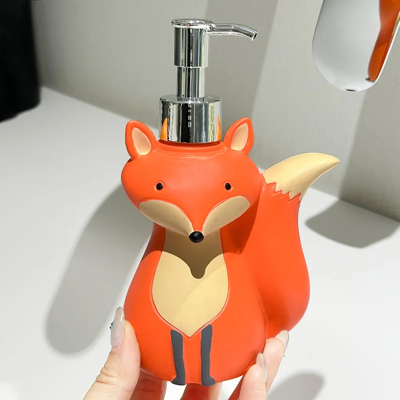زجاجة توزيع صابون ثعلب لطيفة قابلة لإعادة الملء بتصميم حيوانات كرتونية لصابون اليد والشامبو وجل الاستحمام وديكور حمام الأطفال #2