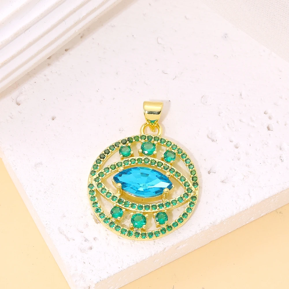 Juya 18K vergoldete Luxus-Anhänger mit Regenbogen-Zirkonia, Stern, Libelle, Baum des Lebens, Biene, Liebesherz, rundem griechischem Bösen-Auge-Charm – Detail 23