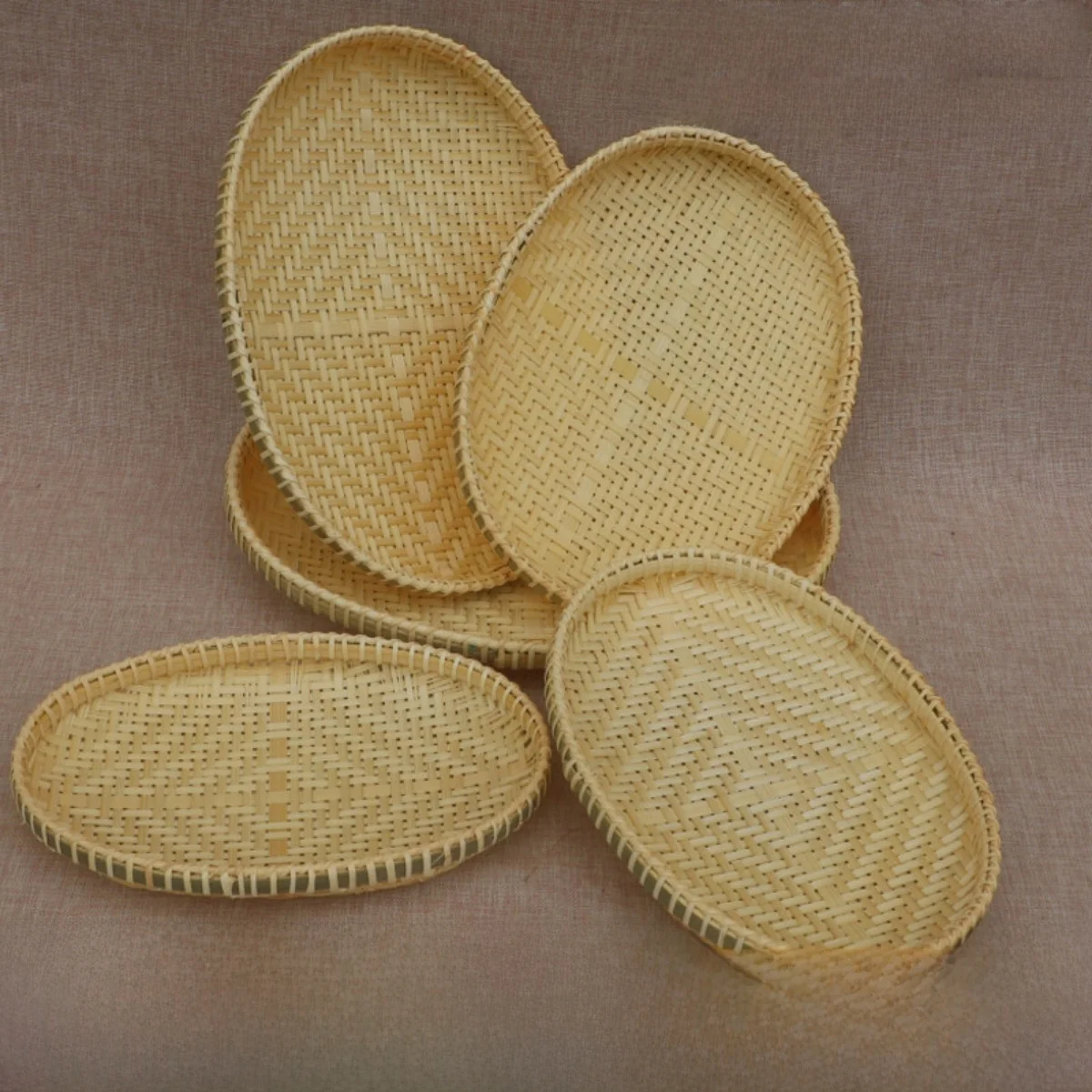 Handcrafted round Bamboo Basket Sun-drying Tray Fruit Plate Elliptical Steamed Bun Basket Household Farm Use Serving Tray