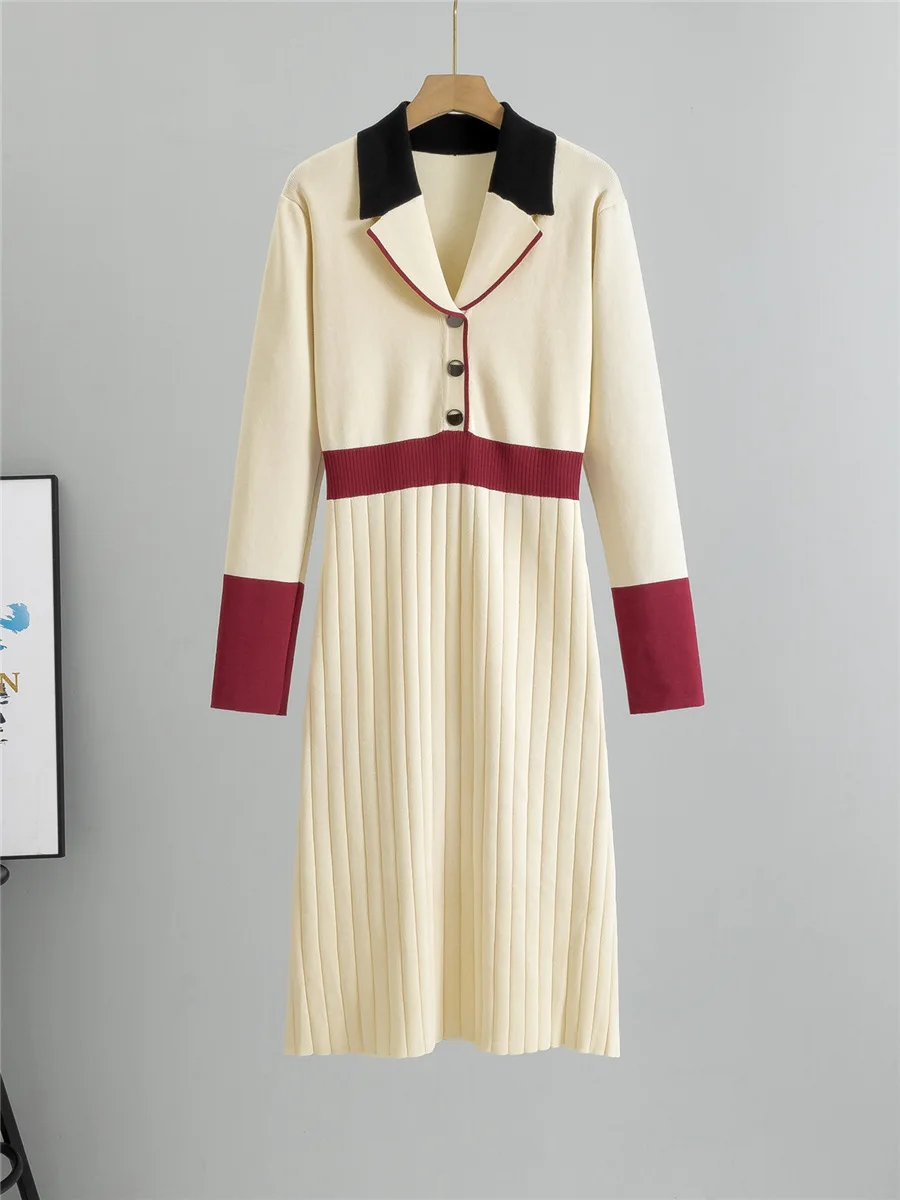 Damska sukienka dzianinowa z kołnierzykiem, dopasowana w talii, w stylu europejskim, nowa kolekcja wiosna-jesień 2025, średniej długości, z kontrastowymi wstawkami kolorystycznymi.