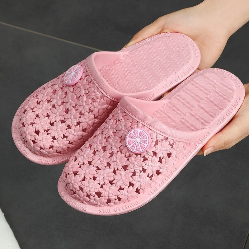 2024 Summer New Hole Sandals Flat Slippers Women\'s Soft Bottom Non-Slip Indoor and Outdoor Casual Bathroom Slippers