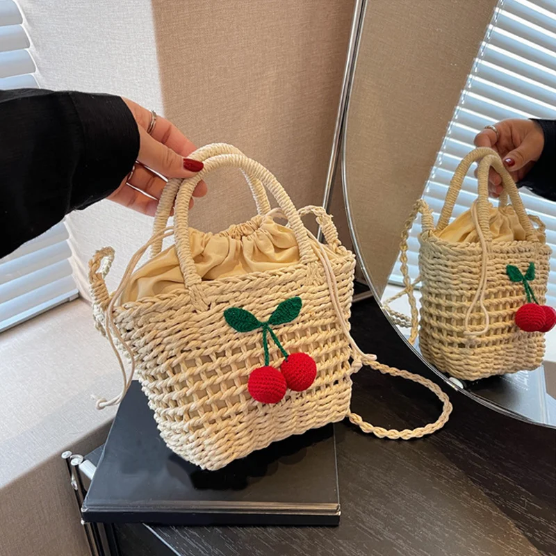 Geflochtener Rattan-Aufbewahrungskorb Umhängetasche Handgefertigter Strohkorb Kleine Handtaschen Strand-Schultertasche