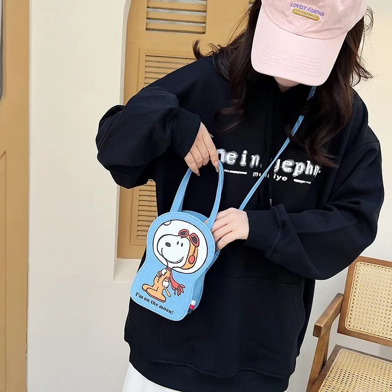 Bolso de lona tridimensional con dibujos animados de Snoopy, bolso de mano creativo kawaii, bolsa de almacenamiento de cambio blanco cruzado, regalo al por mayor, nuevo