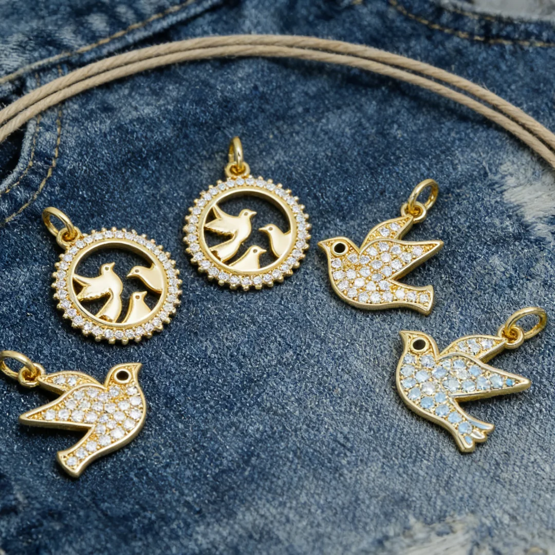 5Pcs Pendants Brass Cubic Zirconia Sparkling Vintage Bird Design Charms Round Hollow for DIY Jewelry Necklace Bracelet Earrings