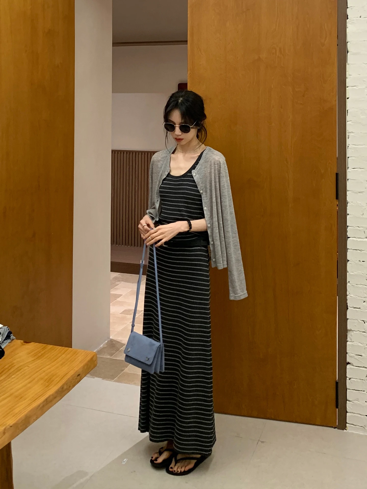 

BRIVIN Женский вязаный свитер в корейском стиле, серый, на одной пуговице, весенняя новинка, свободный тонкий верх, защита от УФ-излучения, защита от легкого ветра