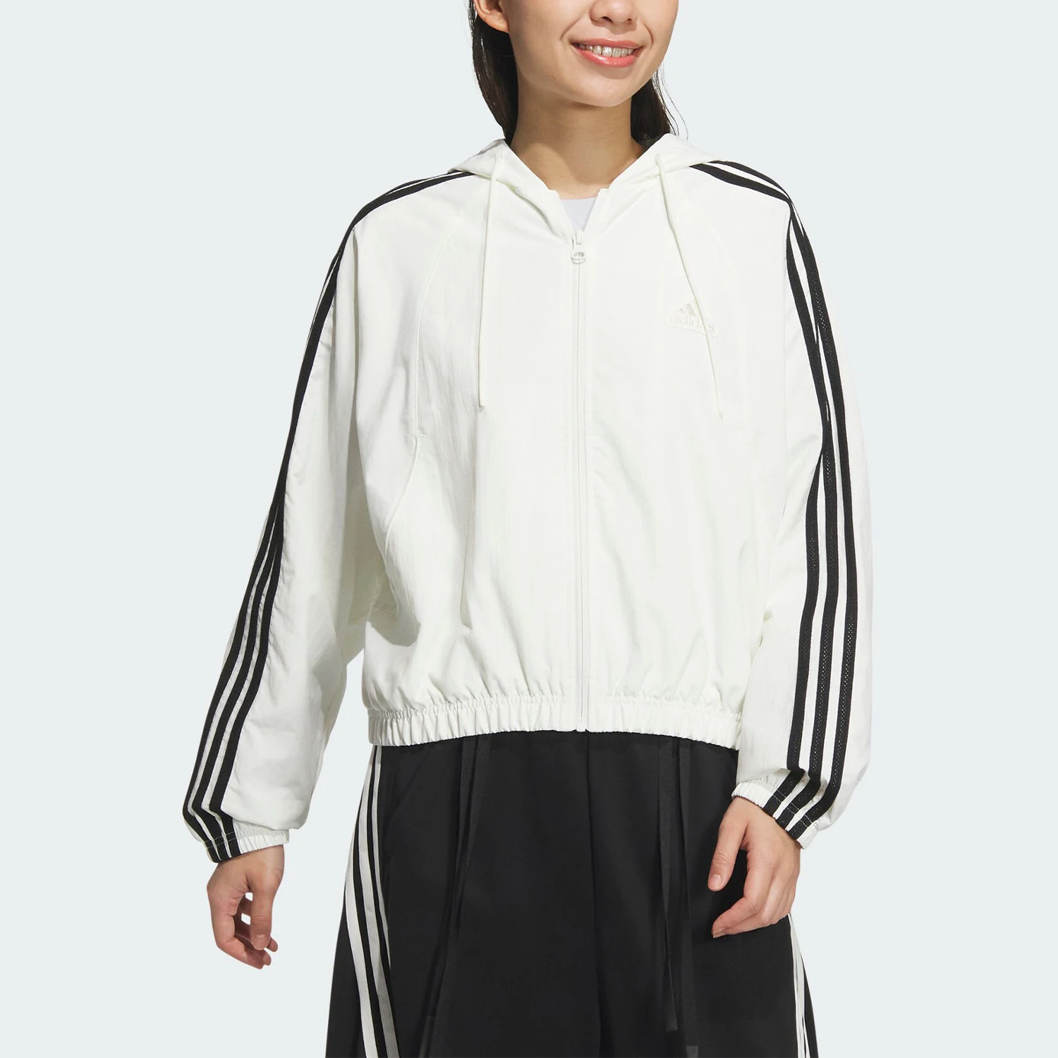 adidas-–-veste-tissee-classique-a-taille-cintree-pour-femme-nouvelle-collection-saisonniere-authentique-jw4644