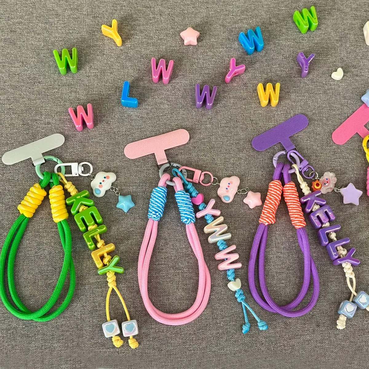 1 قطعة سلسلة مفاتيح مخصصة بأحرف أكريليك ملونة ، قلادة على شكل نجمة ، حقيبة/سحر الهاتف المحمول ، هدية عيد الحب/عيد الميلاد