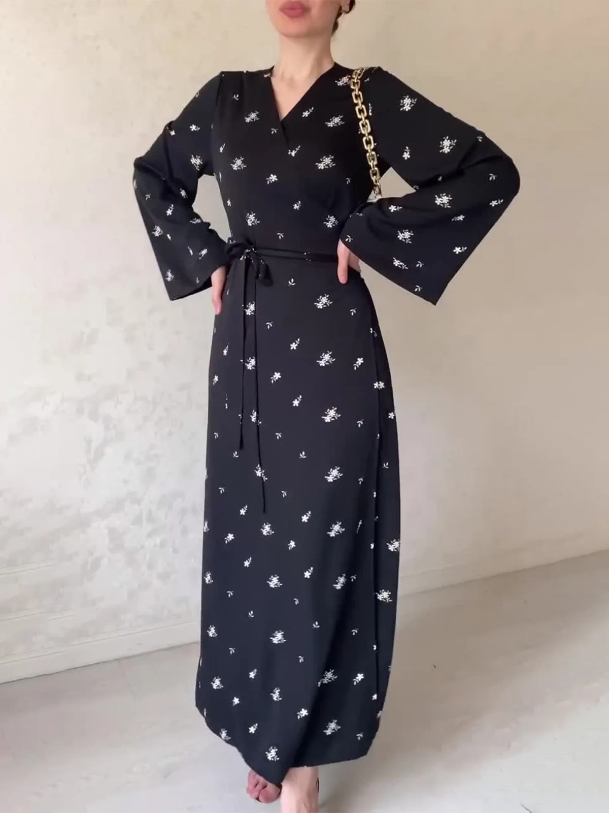 Casual Puff Sleeve O-neck Muslim Dress Abayas for Women Fashion Long Sleeve Party Long Dresses Solid Islamic Kaftan with Belt