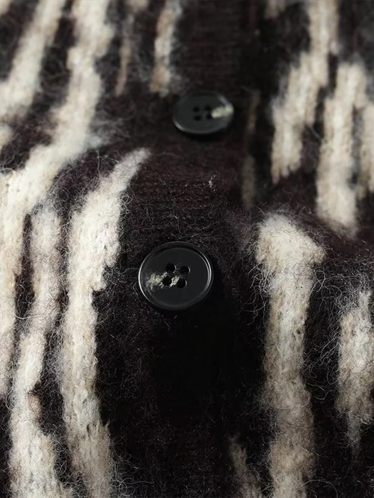 Gilet tricoté à col en v pour femmes, nouveau style européen, mode assortie avec tout, tempérament, motif zèbre superposé