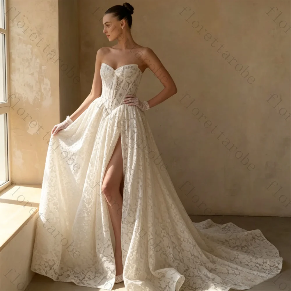 Customized Elegant White Strapless Wedding Dresses Elegant Classic A-Line Lace Applique Side High Split Court Train Bridal Gowns