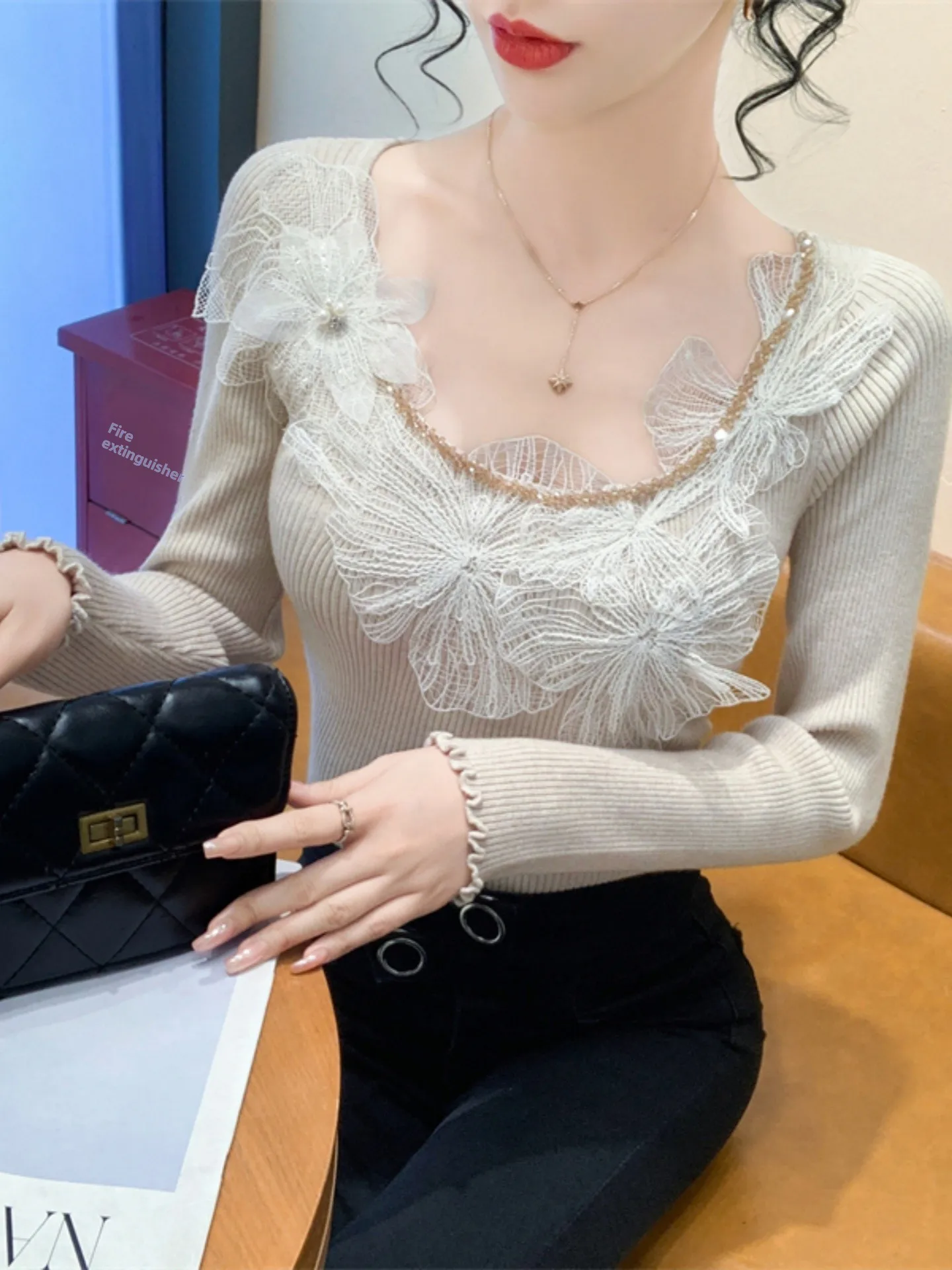 

Lace Flower Long Sve Women's Knitted Base irt Autumn Winter Design Heavy Embellied Slim Fit Inner Wear Top