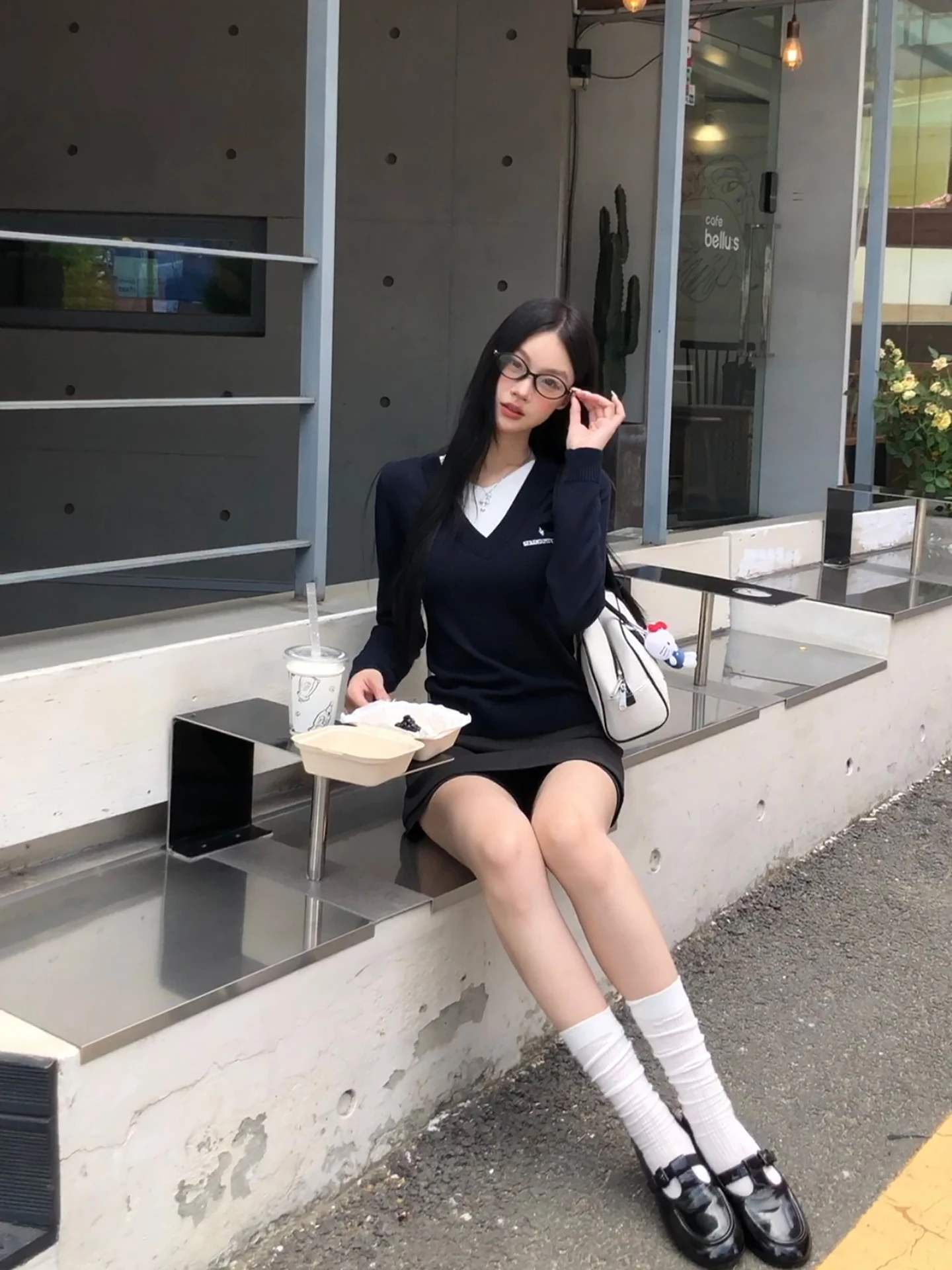 Suéter F de Tricô Slim Fit com Decote em V, Estilo Outono Inverno, Sensação Sofisticada e Confortável, com Capuz, para...