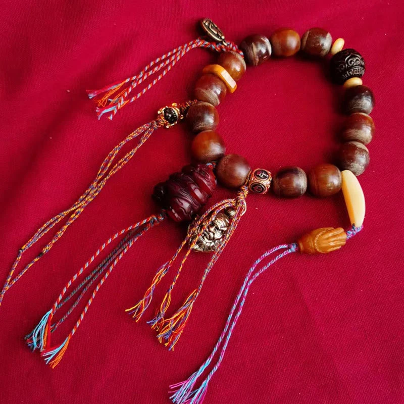 Tibetan-style horn bell with 18mm patterned beads, two-disc Buddha charm, handcrafted cat pendant, Kung Fu tiger demon-busting b