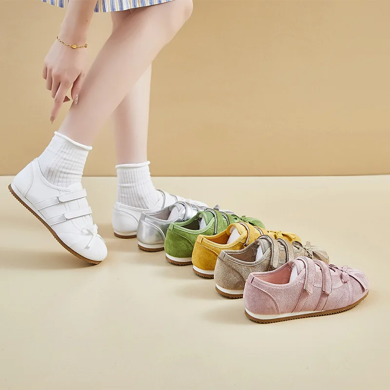 

2025 summer Velcro little white shoes new Korean version ins female students breathable flat baseplate shoes leisure street