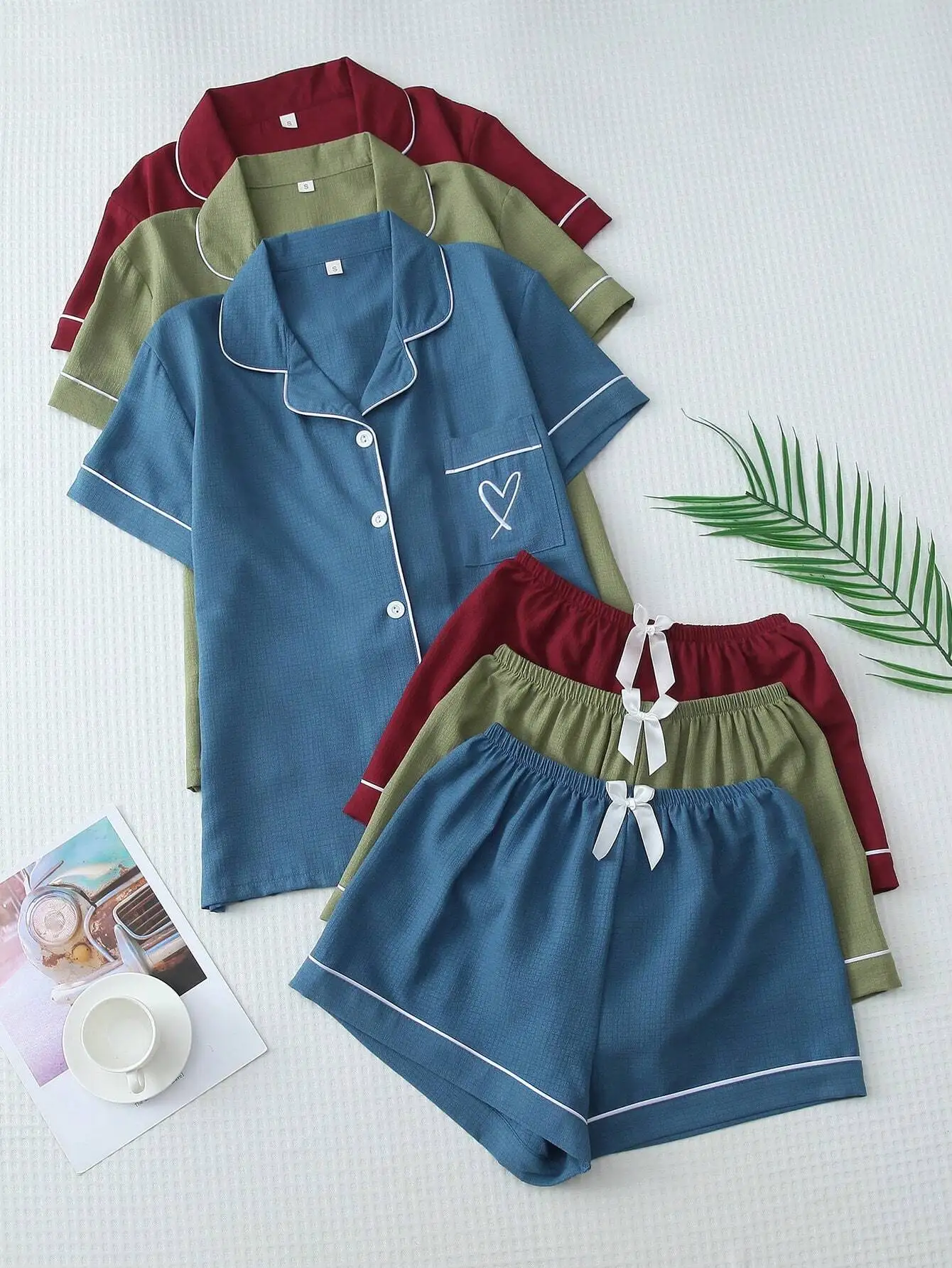 

3-Piece Women's Short Sleeve Pajama Set with Contrast Trim, Heart Embroidery & Bowknot Shorts