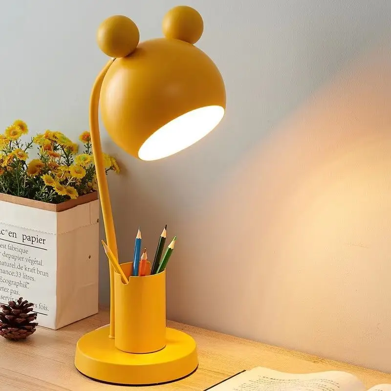 

Прикроватная лампа в скандинавском стиле для спальни, креативная и теплая настольная лампа для учебы, простая и современная подключаемая лампа для общежития
