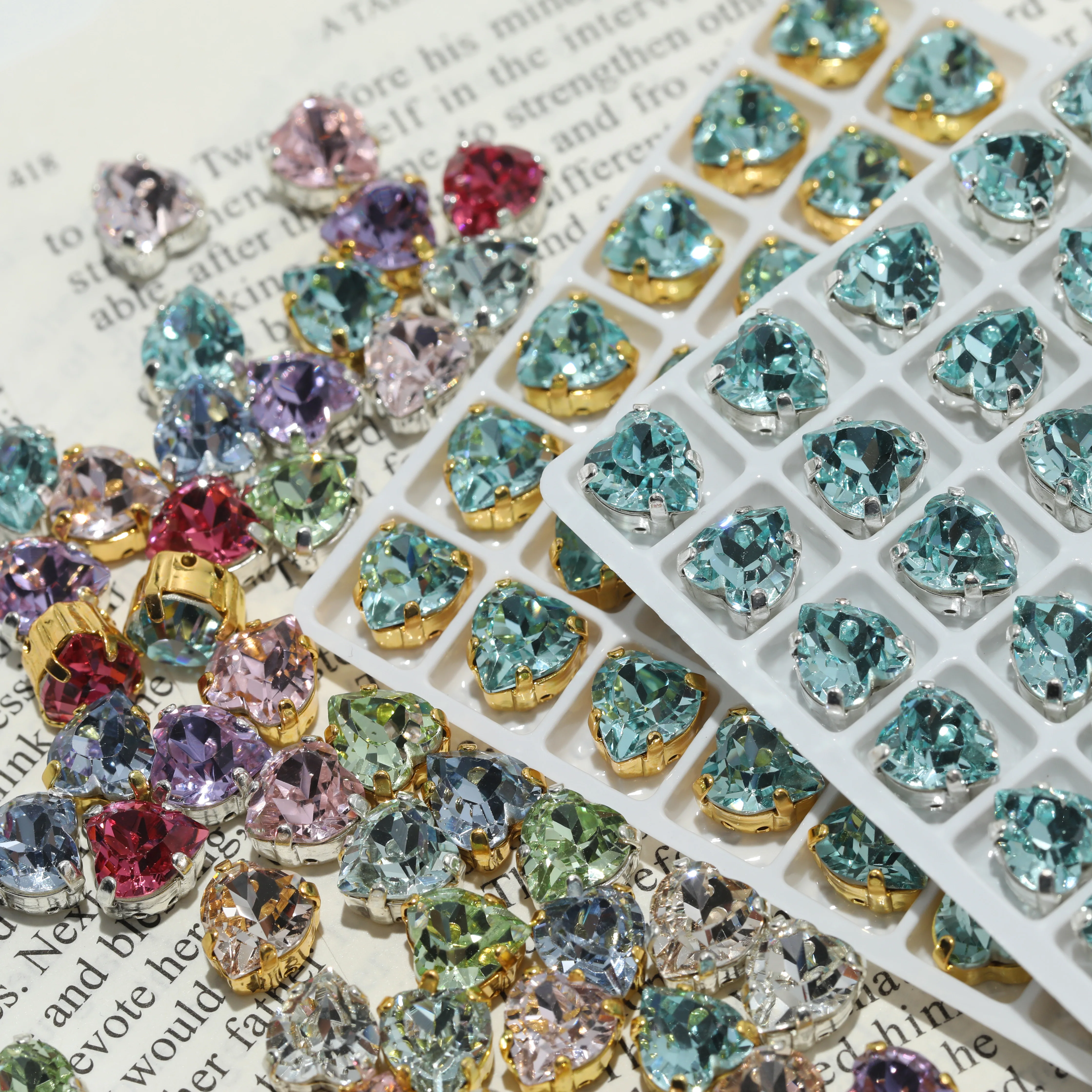 Ausgefallene Formen von Strasssteinen, Kristall-Marquise, Herz, Runde Chaton-Steine, superglänzend für Hochzeitskleider, Schmuck, DIY-Zubehör. – Detail 2