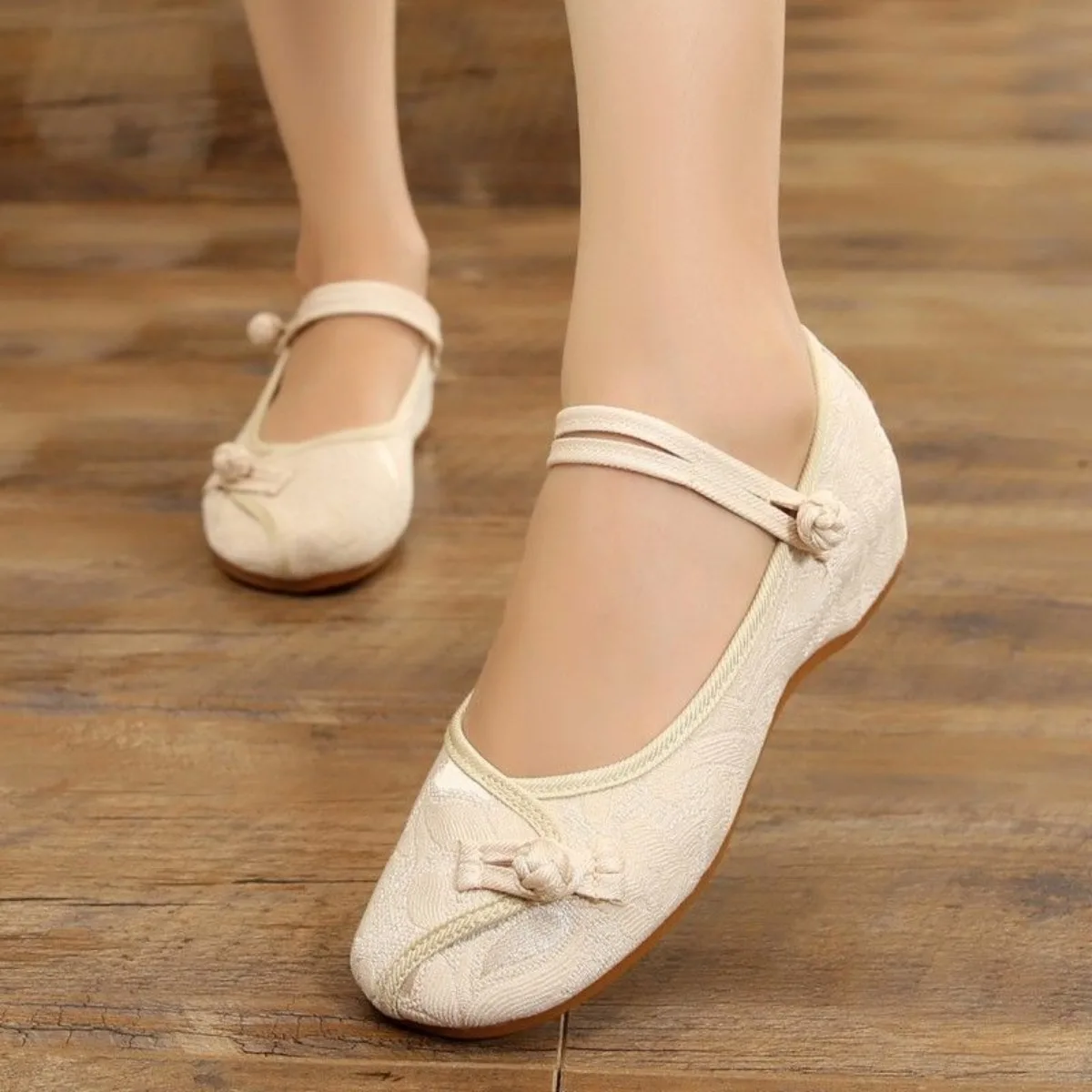 Wedge Heel Embroidery Tea Master Shoes Spring Autumn New Old Beijing Cloth Shoes Women Flats Square Dance Flip Flops Woman