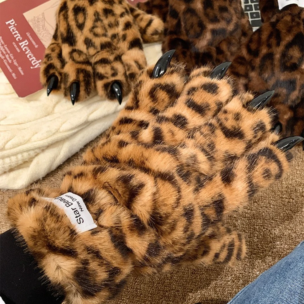 Winter Women's New Leopard Print Warm Tiger Claw Gloves Spicy Girl Trendy Cosplay Cool Props Riding Padded Thickened Cold Gloves