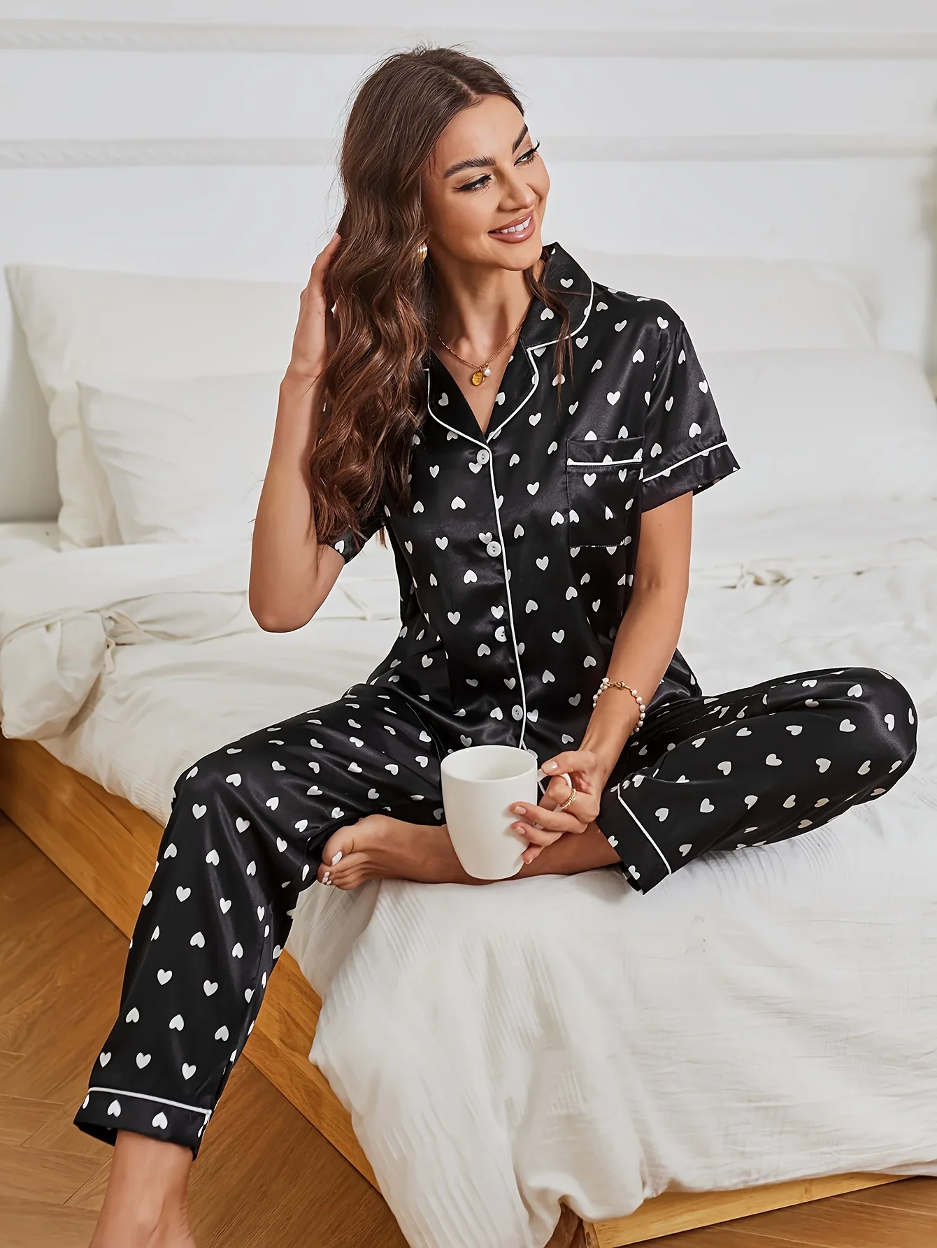 

Heart Print Satin Pajama Set Casual Short Sleeve Buttons Lapel Top & Elastic Pants Women's Sleepwear