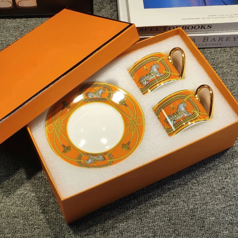 

European Style Coffee Cups and Saucers Set Afternoon Tea Bone China Cups and Saucers Gift Box Set 2 Cups and 2 Saucers
