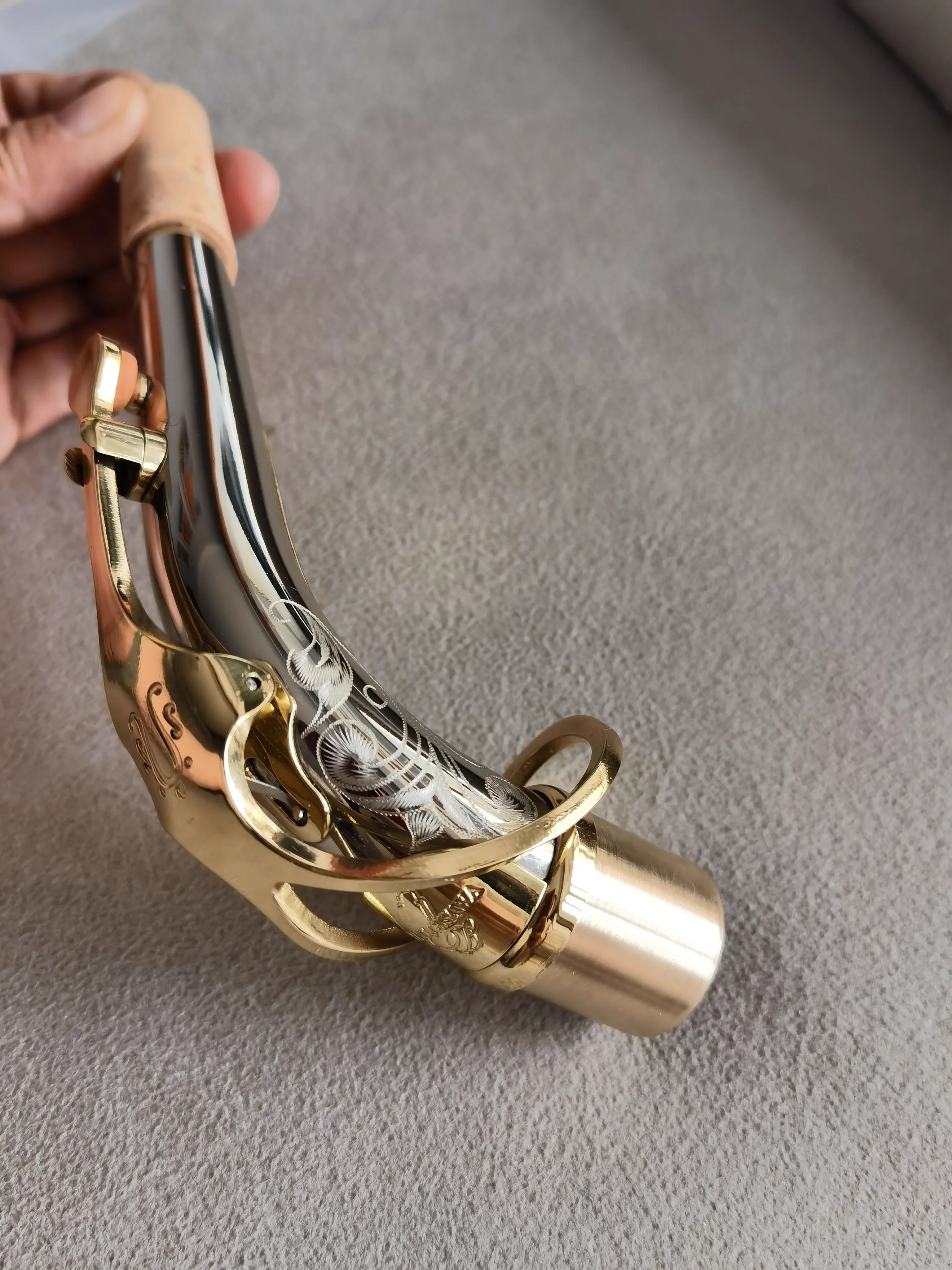 White copper saxophone bent neck E flat alto saxophone bent neck bent pipe elbow mouthpiece threaded sound good