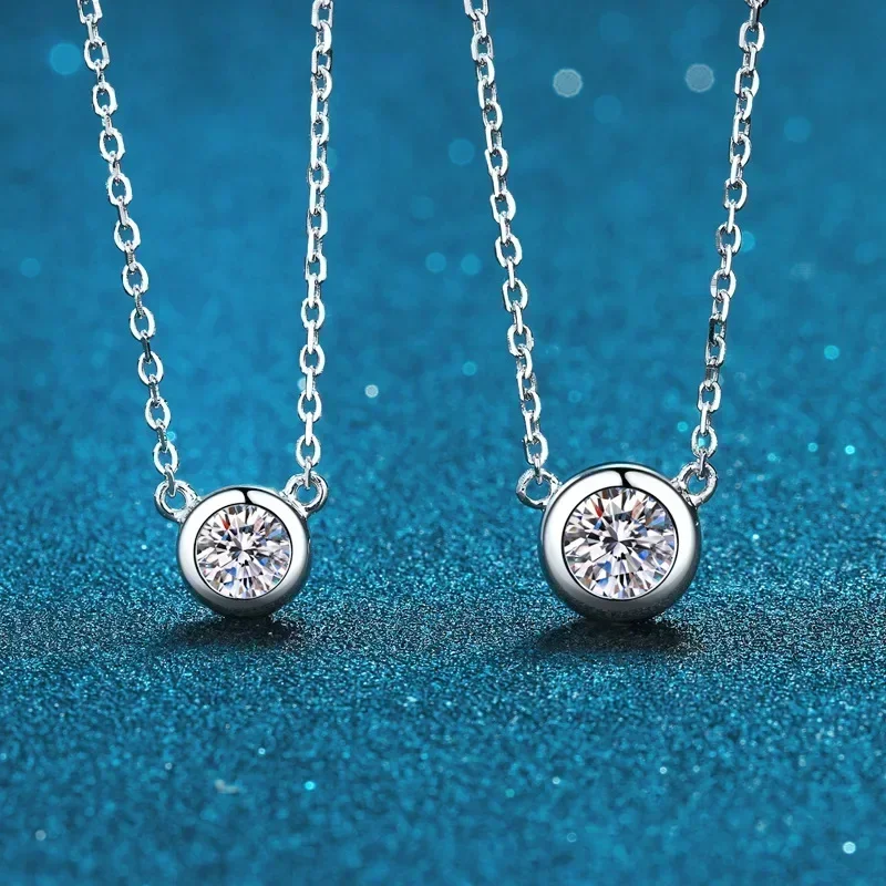 

Star Dot 0.5/1ct Moissanite Diamond Necklace Gift, PT950 Round Pendant Necklace Wedding Jewelry for Women Daily Wear Versatile