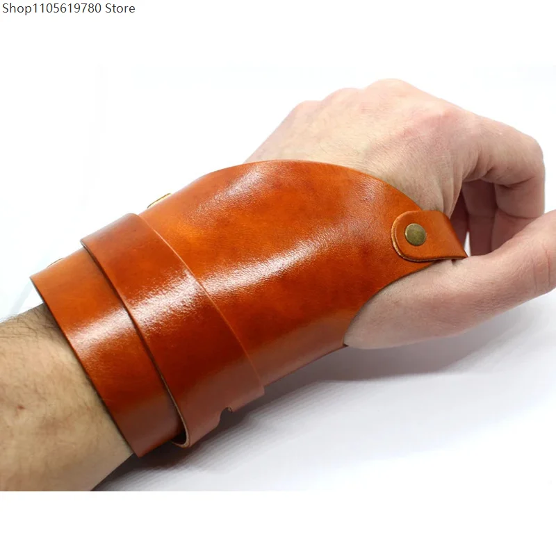 Vintage Rivet‑Decor Wrap‑Style Faux Leather Wrist Bracer Medieval Renaissance Adjustable Wristband Cosplay Costume Accessory