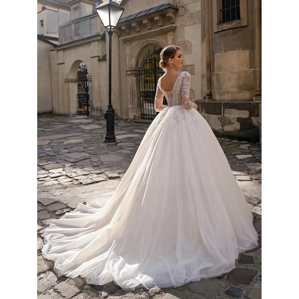 One Life Personalizzato Elegante Sliky Tulle Scollo a V A-Line Abito da sposa Perline Appliques Pizzo Maniche lunghe Abiti da sposa