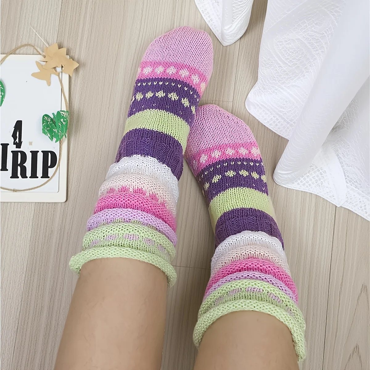 

One Pair of Women's Winter Striped Socks - Colorful Warm Over-the-Knee/Mid-Calf Socks Cozy Floor Socks Cold Day Soft Comfortable