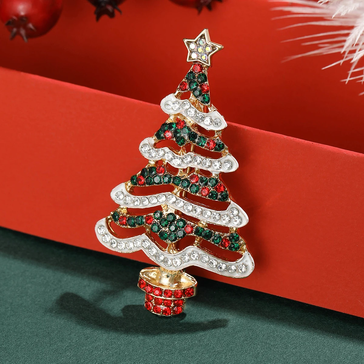 New Rhinestone Hollow Christmas Tree Brooch Women's Fashion Jewelry Holiday Party Pins Gifts