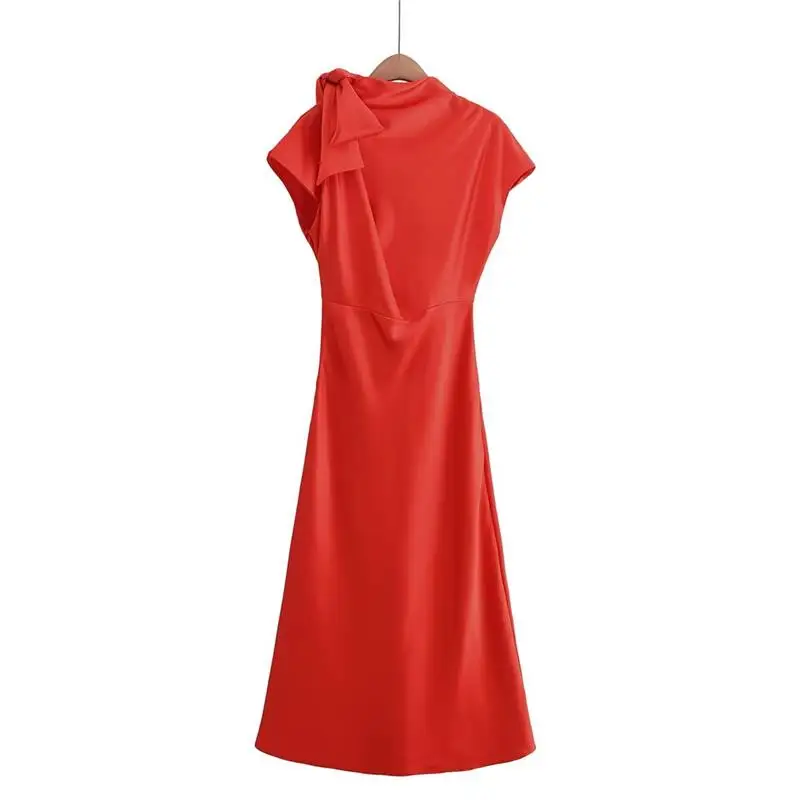 ชุดเดรสยาวทรงเอไลน์ผ้าซาตินเนื้อนุ่ม แฟชั่นฤดูหนาว 2024 สำหรับผู้หญิง ผ้าทีอะซิเตท เอวกลาง