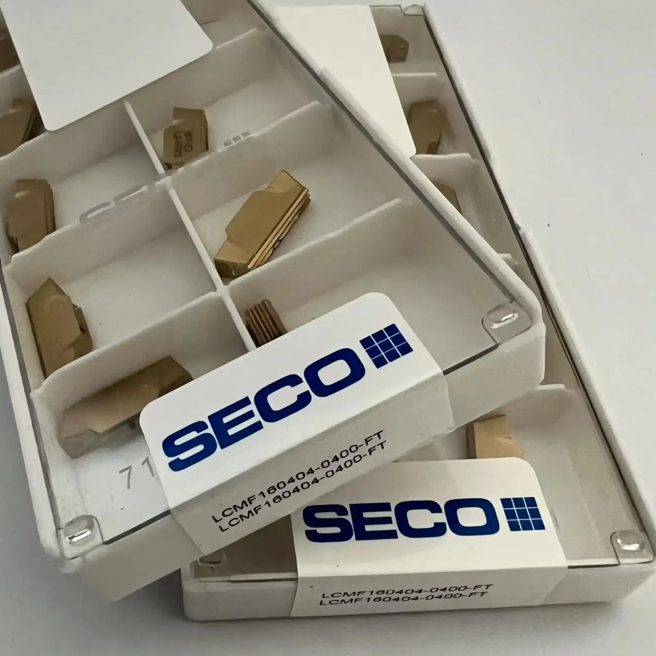 

LCMF160404-0400-FT CP500 /Alloy blade 10 PCS