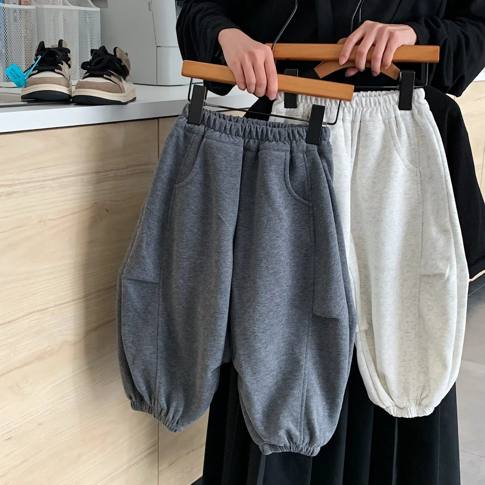 2026 Kinder-Sportshorts im koreanischen Stil für 2-7 Jahre – lockere Jogginghosen für Mädchen und Jungen, weiche Freizeitkleidung für den Alltag im Frühling