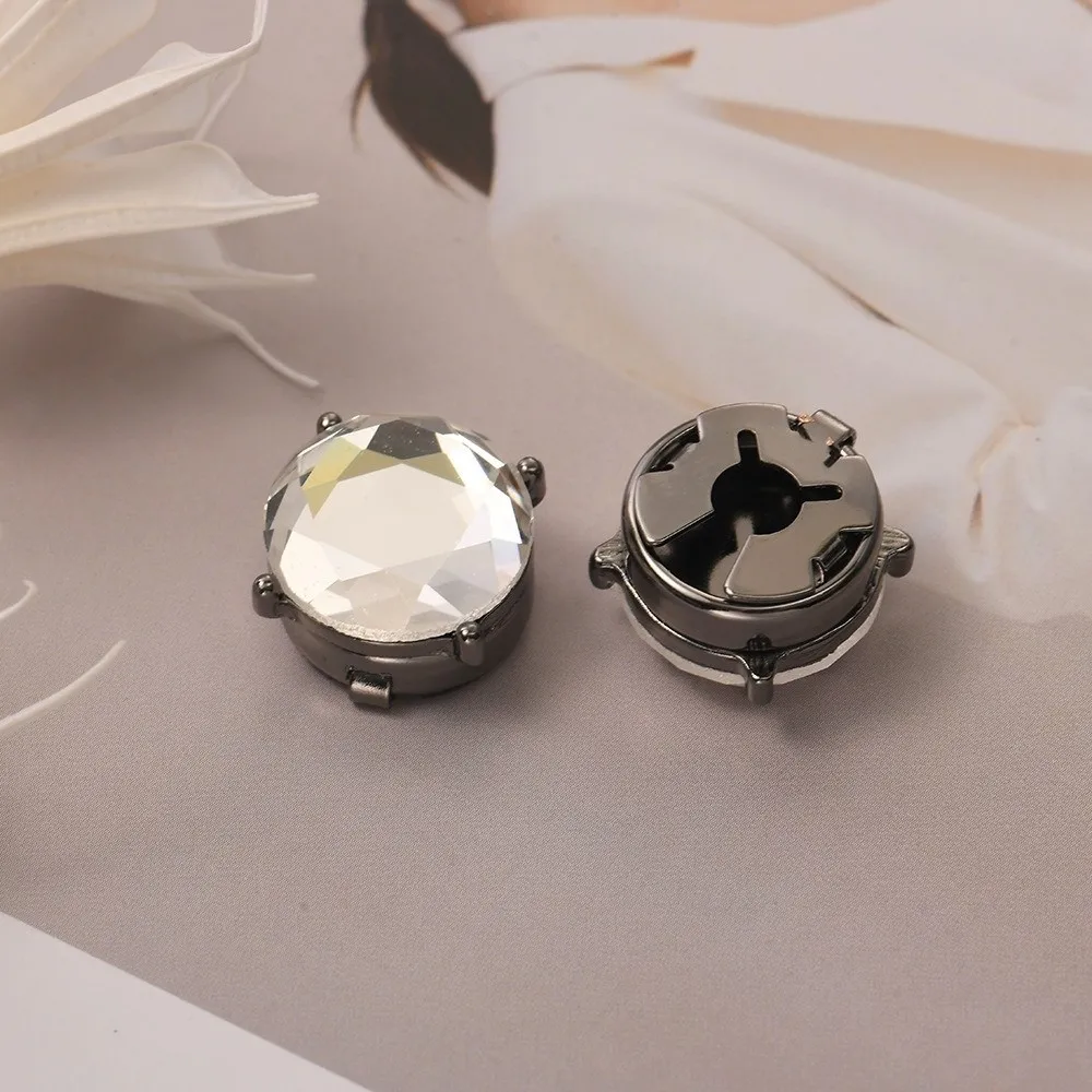Rhinestone Heart Shape Cufflinks Elegant Vintage Flower Sleeve Button Sparkling Brass Base Button Cover Clip Suit Accessories