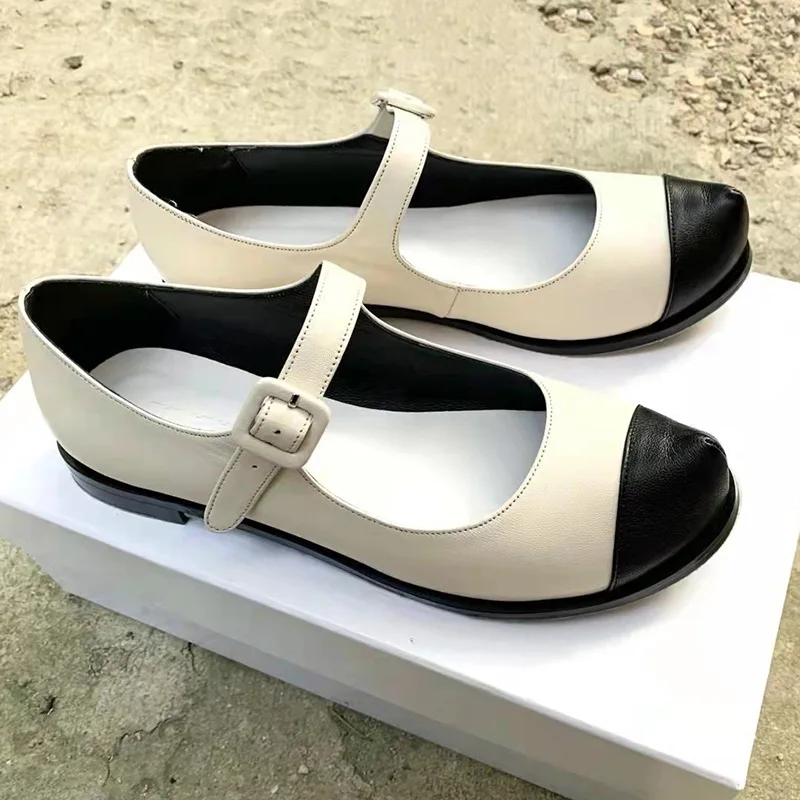 

Black and White Color Blocked Grandmother, Light Mouth Flat Bottomed Pointed Rhinoceros Horn Mary Jane Single Shoes