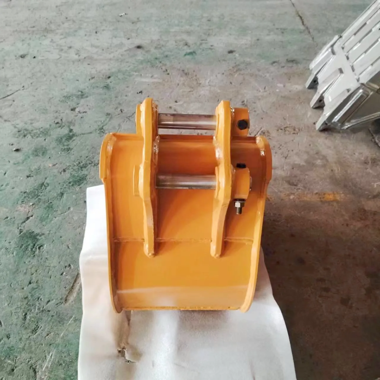 Q355B Mn Steel Mini Excavator Attachments Excavator Standard Bucket 400 Mm Width Bucket