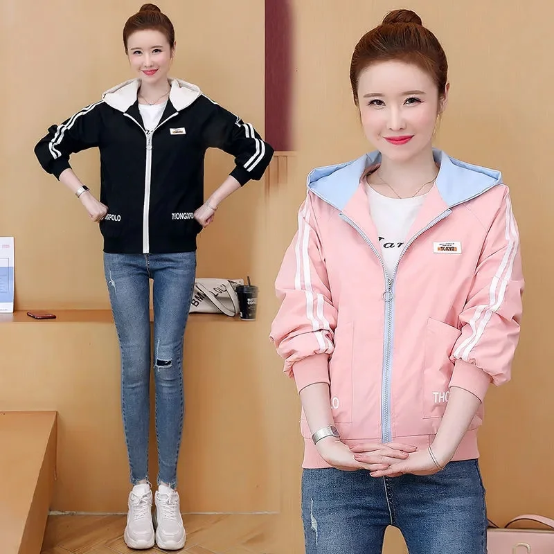 Coat Women 2024 Spring Autumn New Windbreaker Jacket Loose Casual Outwear Fashion Western Style Hooded Short Overcoat Female Top