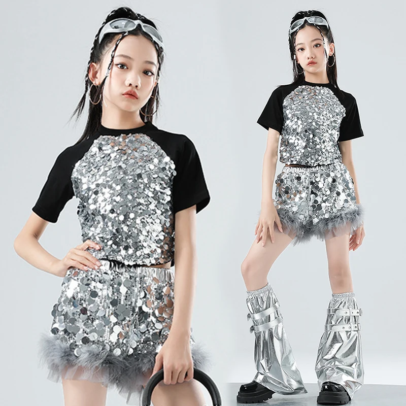 

Новинка 2023 года, танцевальный костюм Kpop для девочек, школьный костюм для выступлений, серебряные топы с блестками, шорты, детская одежда для джазовых танцев, сценическая одежда 4583