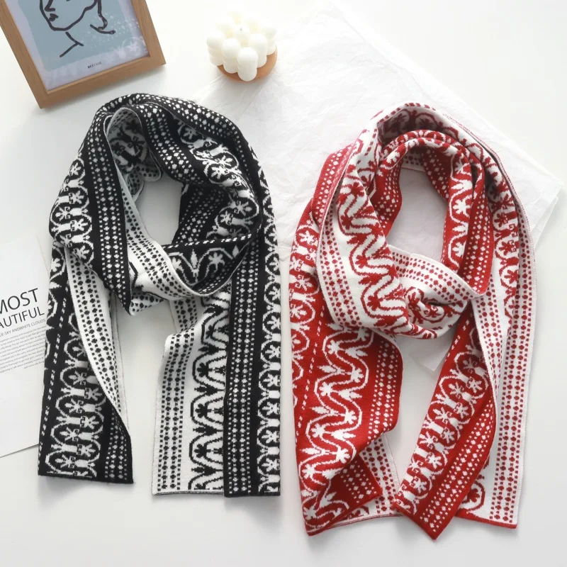 

Renaissance Castle Jacquard Double-Sided Two-Color Thin Knitted Scarf for Women Autumn Winter Bandage Dress Color Matching Scarf