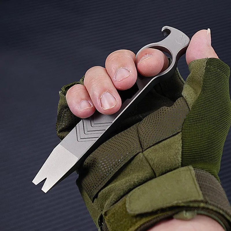 Imagem -03 - Mini Titanium Alloy Multi-function Crowbar Extrator de Unhas Portátil Chave Camping Equipment Outdoor Bottle Opener Edc Survival Tool