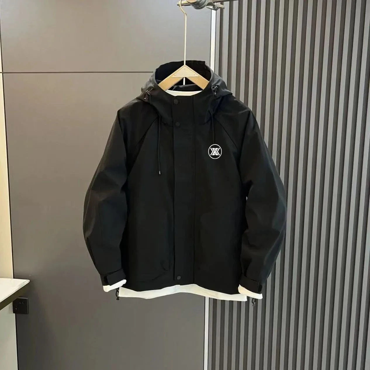 

Luxury brand golf clothing men's casual spring and autumn pullover windproof solid color hooded jacket men's sport trench coat