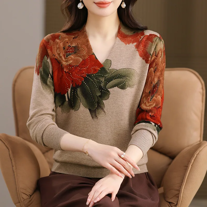 

Spring And Autumn Women'S Knitted Sweater Mom'S Top Base Long Sleeve Fashion Sweater With Rhinestones And Embroidery