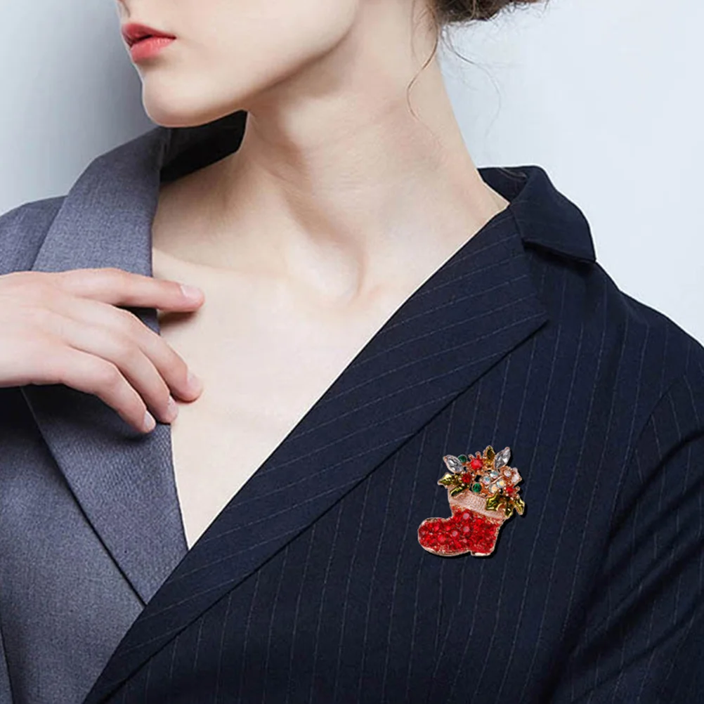 

3Pcs Christmas Brooch Heart Shaped Garland Wreath Socks Rhinestone Inlaid Holiday Gift Accessory Christmas Brooch